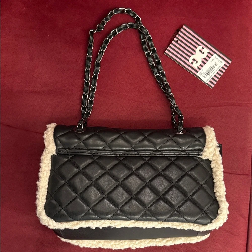 Black Quilted Shoulder Bag with Cream Trim - Picture 4 of 6